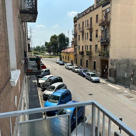 Before Requesting - Read Info On Photo Apartment Milan